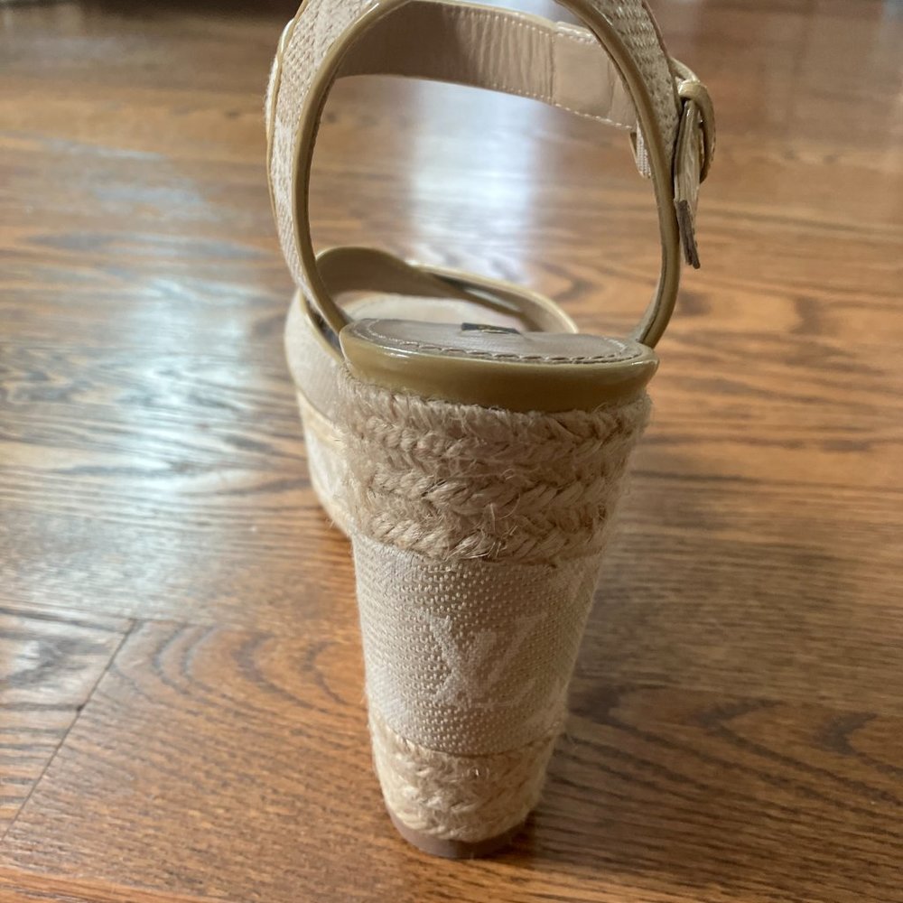 LOUIS VUITTON Canvas Monogram Nil Espadrille Wedge Sandals 38.5 Beige - Picture 8 of 9